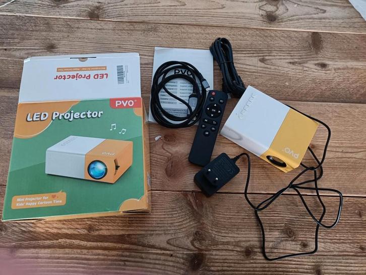 YG300 Pro- Mini Beamer met datakabel, Audio, Tv en Foto, Beamers, Nieuw, LED, Ophalen of Verzenden