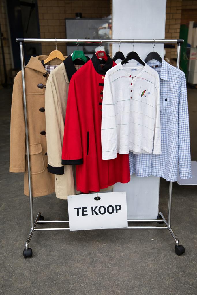 Diverse kledingstukken te koop - Jassen, truien, overhemden, Verzenden, Gedragen, Maat 38/40 (M), Overige kleuren