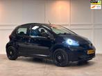 Toyota Aygo 1.0-12V + / Airco / NL'se Auto / Nieuwe APK, Voorwielaandrijving, Gebruikt, 4 stoelen, Leder en Stof