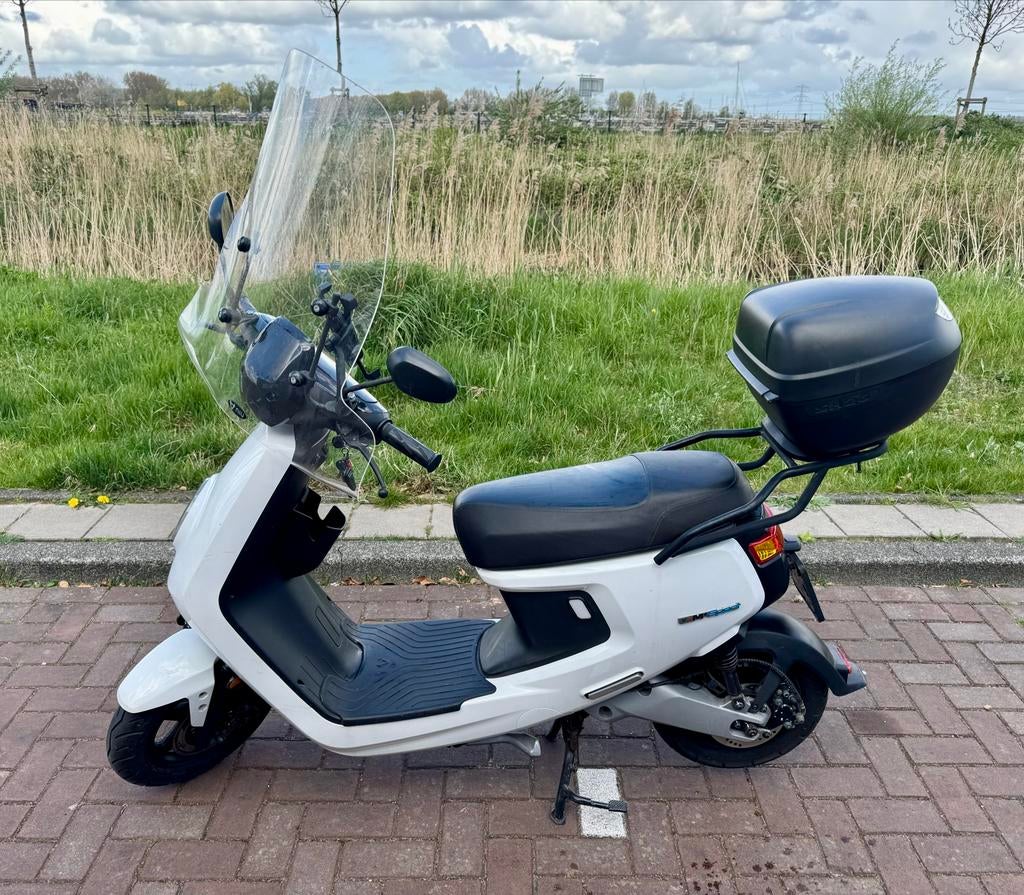 NUI MQi 45 KM elektrische scooter - Zo goed als nieuw!, Ophalen of Verzenden, Zo goed als nieuw, Overige typen, Overige merken