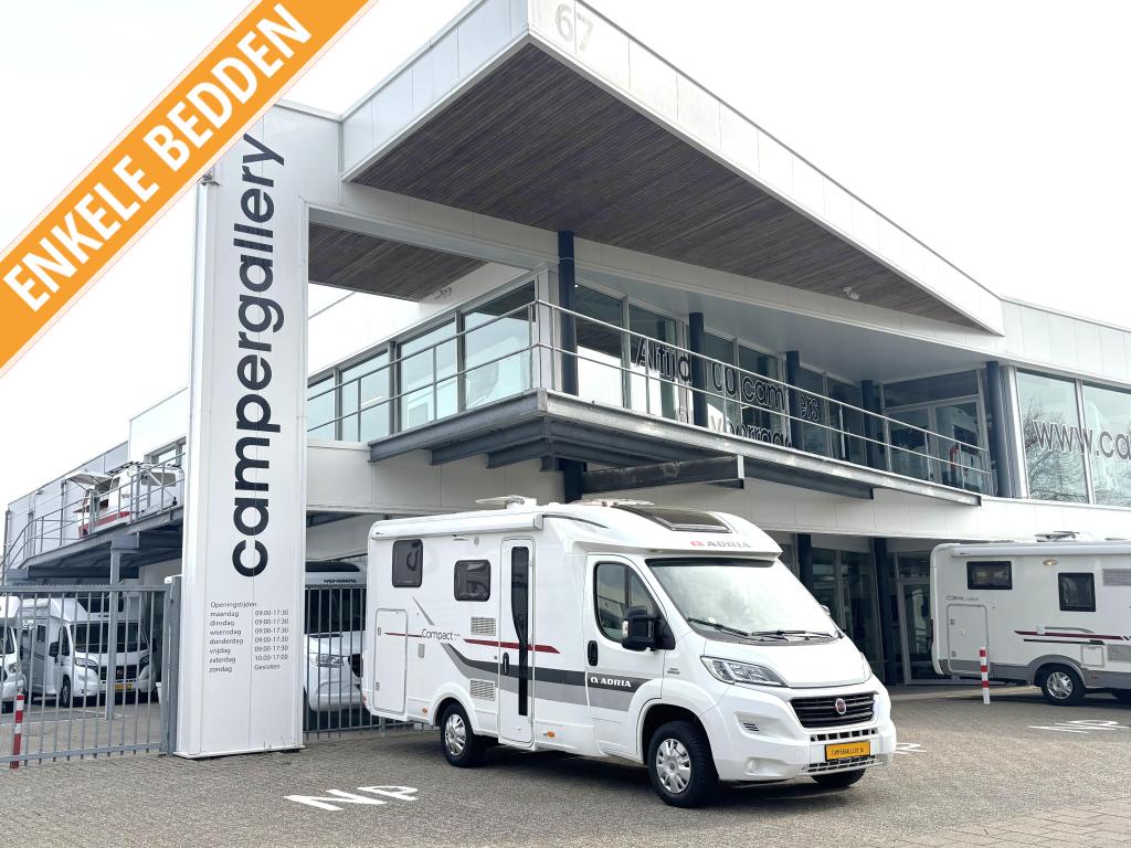 Adria Compact Plus SL ENKELE BEDDEN BIKETRANS LUCHTVERING, Caravans en Kamperen, Campers, Standaard zit, Koelkast, Ringverwarming