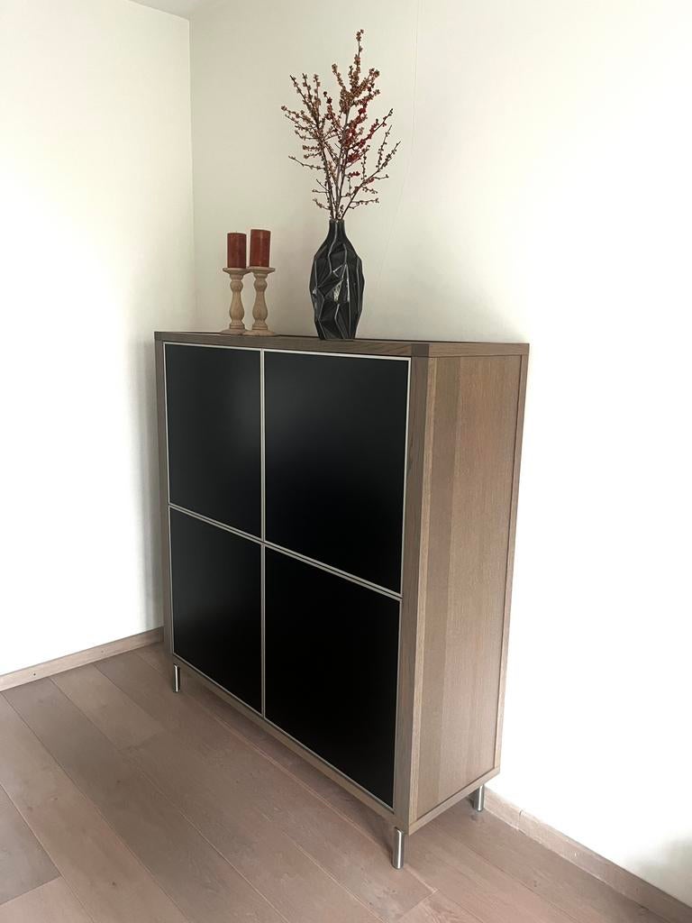 Bert Plantagie kast met vier deuren en legplanken, Huis en Inrichting, Kasten | Wandmeubels, Ophalen of Verzenden, Zo goed als nieuw