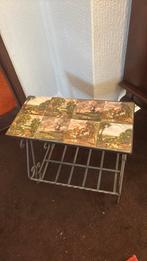 Kranten tafel, Ophalen of Verzenden, Zo goed als nieuw