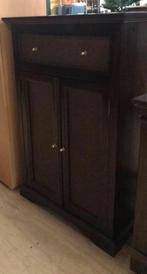 Dressoir, hoog kastje, Ophalen