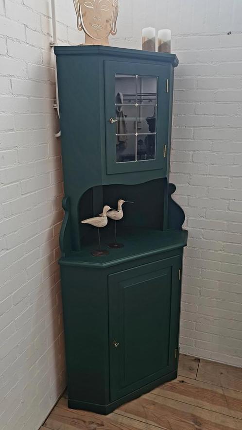 Hoekkast, Tuin en Terras, Bergingen en Tuinkasten, Zo goed als nieuw, Ophalen