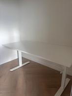 Verstelbaar bureau, Huis en Inrichting, Bureaus, Ophalen, In hoogte verstelbaar, Zo goed als nieuw, Bureau