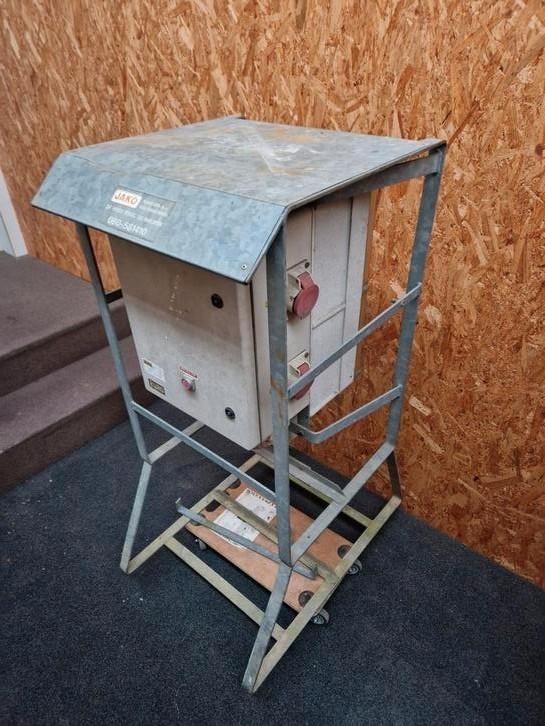 Werfkast, bouwplaats stroom stroomkast, Doe-het-zelf en Verbouw, Bouwverlichting, Zo goed als nieuw, Ophalen of Verzenden