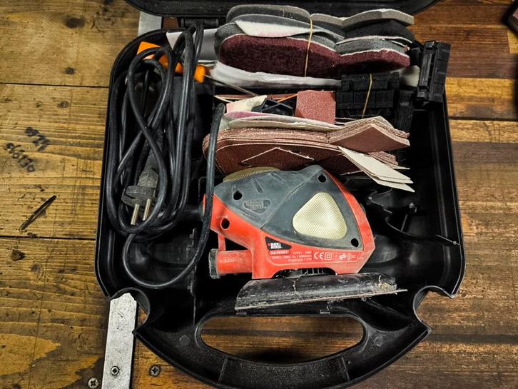 Black & Decker MOUSE Schuurmachine + veel schuurschijven, Doe-het-zelf en Verbouw, Gereedschap | Schuurmachines, Gebruikt, Vlakschuurmachine