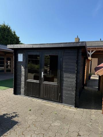 blokhut Jörgen showmodel 290x290cm beschikbaar voor biedingen