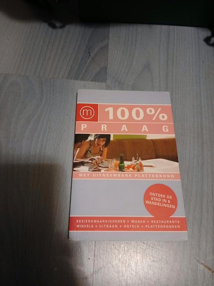 Mathilde Verbaas - 100% Praag, Boeken, Reisgidsen, Zo goed als nieuw, Reisgids of -boek, Europa, Overige merken, Budget, Ophalen of Verzenden