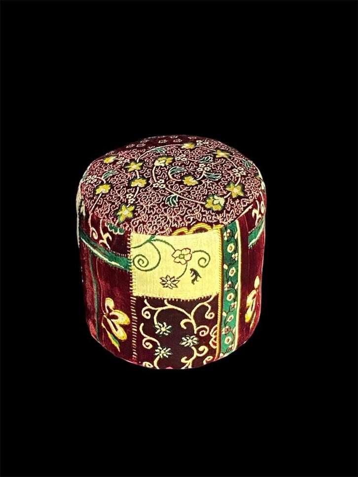 SALE - Poef voetenbankje 40 cm x45 cm hoog, Huis en Inrichting, Banken | Voetenbanken en Poefen, Nieuw, Minder dan 50 cm, Minder dan 50 cm