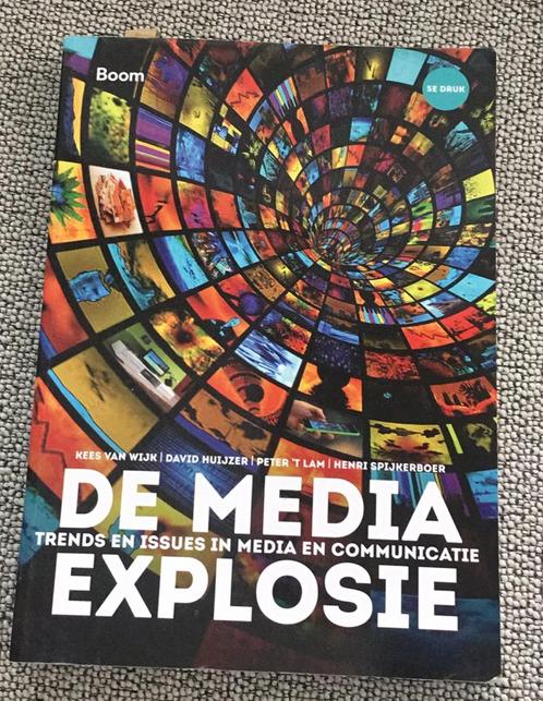 Kees van Wijk - De media-explosie, Boeken, Wetenschap, Zo goed als nieuw, Ophalen of Verzenden