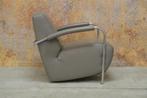 ZGANieuw taupekleurige leren Leolux Scylla design fauteuil!, 75 tot 100 cm, Minder dan 75 cm, Design, Metaal
