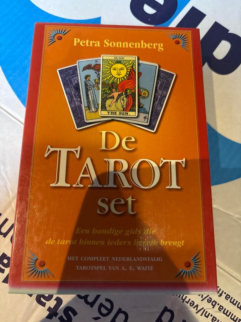 De Tarot Set - Petra Sonnenberg, Ophalen of Verzenden, Zo goed als nieuw, Tarot of Kaarten leggen, Achtergrond en Informatie