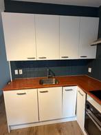 Gebruikte keuken met eiland, apparatuur en krukken, Ophalen, Gebruikt, Wit, Overige typen