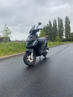 Piaggio zip 4 takt 50cc I-get, Fietsen en Brommers, Scooters | Piaggio, Ophalen, Maximaal 45 km/u, Zip, Zo goed als nieuw
