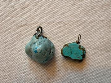 Twee Turquoise Hangertjes (verzilverd) beschikbaar voor biedingen