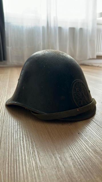 NL WW2 Helm, origineel groene onderkleur / zwart tbv de BB. beschikbaar voor biedingen