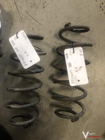 Peugeot 108 2016 spiraalveerLinks of Rechts beschikbaar voor biedingen