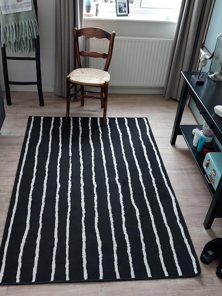 Zwart-wit gestreept vloerkleed 133 x 195 Görlöse, Huis en Inrichting, Stoffering | Tapijten en Kleden, 100 tot 150 cm, Ophalen of Verzenden