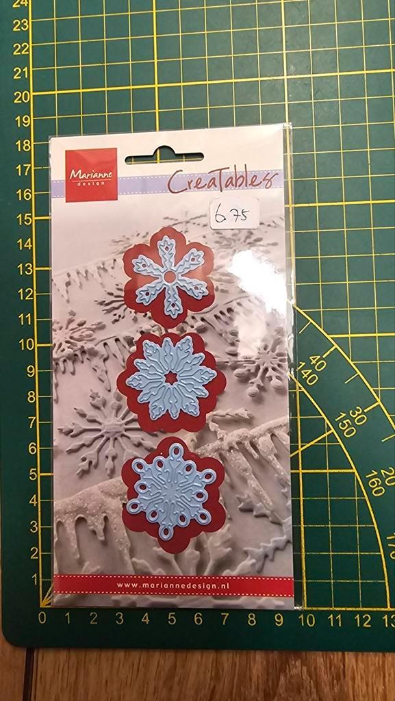 Marianne design creatables LR0393, Hobby en Vrije tijd, Kaarten | Zelf maken, Zo goed als nieuw, Pons of Mal, Overige thema's