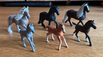 Schleich paarden (€5) en veulens (€3,50) per stuk beschikbaar voor biedingen