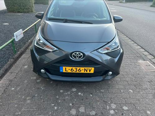 Toyota Aygo 1.0 Vvt-i 72pk 5D 2021 Grijs, Auto's, Toyota, Particulier, Aygo, Benzine, B, Hatchback, Handgeschakeld, Origineel Nederlands
