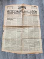 Voorpagina Zaanse krant De Typhoon, woensdag 9 mei 1945, Ophalen of Verzenden, 1940 tot 1960, Krant