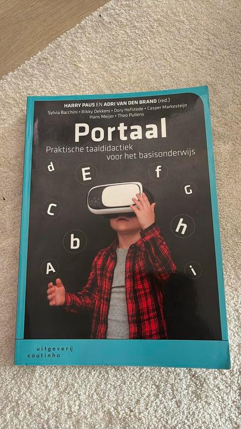Adri van den Brand - Portaal, Boeken, Wetenschap, Zo goed als nieuw, Sociale wetenschap, Ophalen of Verzenden