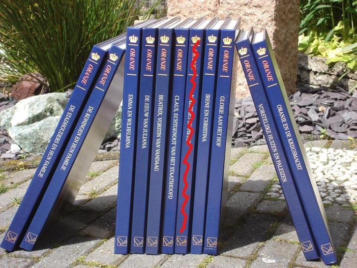 Lekturamaserie "Oranje, ons vorstenhuis door de jaren heen", Verzamelen, Koninklijk Huis en Royalty, Zo goed als nieuw, Tijdschrift of Boek