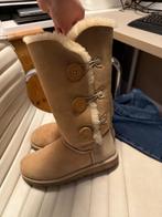 Uggs bailey button sand maat 39, UGG, Beige, Snowboots, Ophalen of Verzenden
