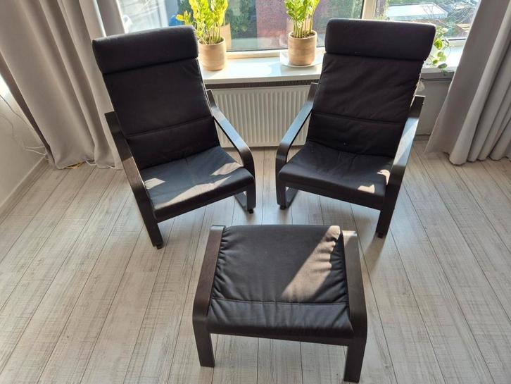Complete IKEA Poäng set: 2 stoelen + voetenbank (zwart), Huis en Inrichting, Stoelen, Gebruikt, Twee, Hout, Stof, Zwart, Ophalen