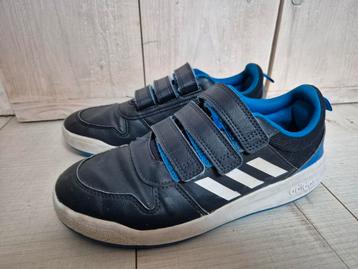 Blauwe sportschoenen/ sneakers mt 37 (Adidas)  beschikbaar voor biedingen