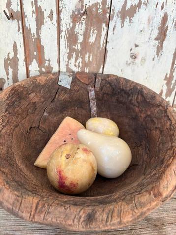 Vintage  marmer/albast fruit en ei beschikbaar voor biedingen