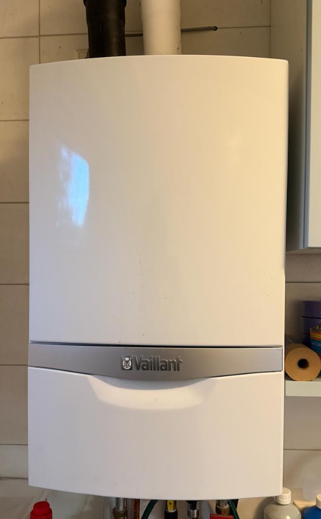 Vaillant ecoTEC plus VHR NL 30-34/5-5 L R6, Doe-het-zelf en Verbouw, Verwarming en Radiatoren, Zo goed als nieuw, Cv-ketel of Combi-ketel