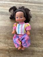 Vintage Barbie Kelly Mattel in roze, paars, wit, gele outfit, Verzamelen, Poppen, Ophalen of Verzenden, Gebruikt, Fashion Doll
