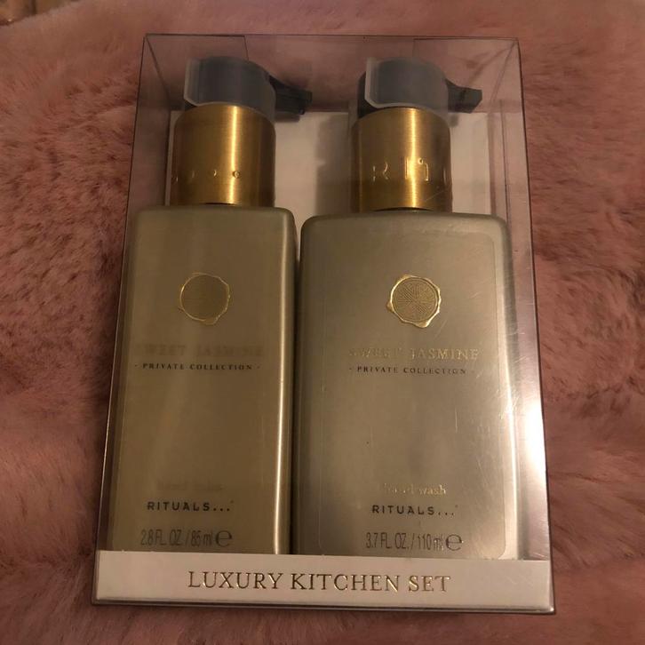 Rituals Sweet Jasmine set, Sieraden, Tassen en Uiterlijk, Uiterlijk | Lichaamsverzorging, Nieuw, Bodylotion, Crème of Olie, Ophalen