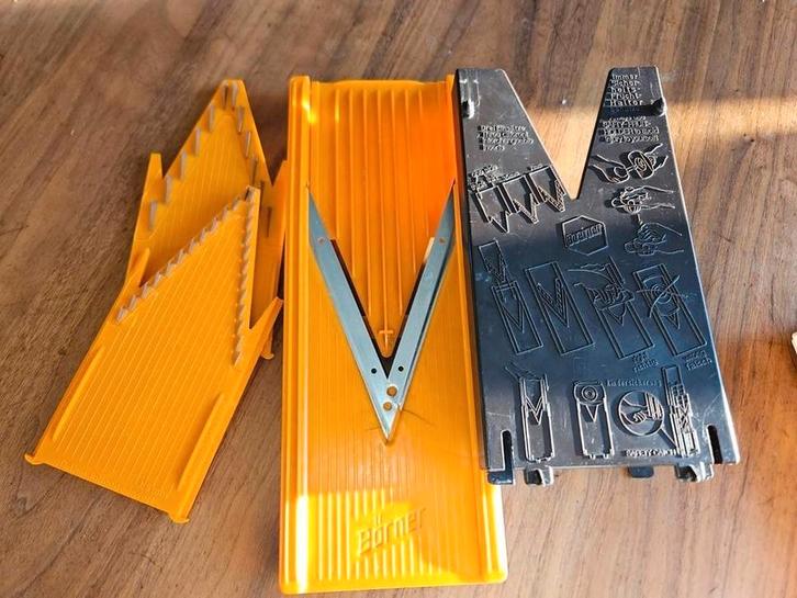 Bőrner Mandoline Snijder Set met RVS V mes, Huis en Inrichting, Keuken | Keukenbenodigdheden, Gebruikt, Ophalen of Verzenden