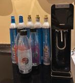 SodaStream met 2 volle cilinders, 3 lege en 3 flessen, Ophalen, Zo goed als nieuw