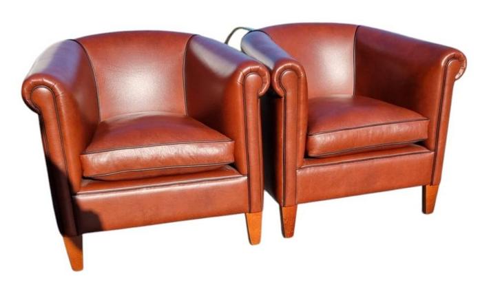2 klassieke Chesterfield club fauteuils cognac + BEZORGING, Huis en Inrichting, Fauteuils, Zo goed als nieuw, Leer, 75 tot 100 cm