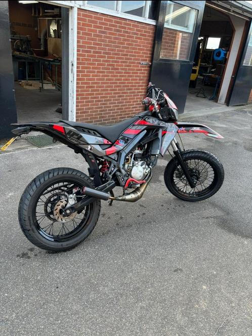 Aprilia SX50 custom build, Fietsen en Brommers, Brommers | Derbi, Zo goed als nieuw, Maximaal 45 km/u, Ophalen