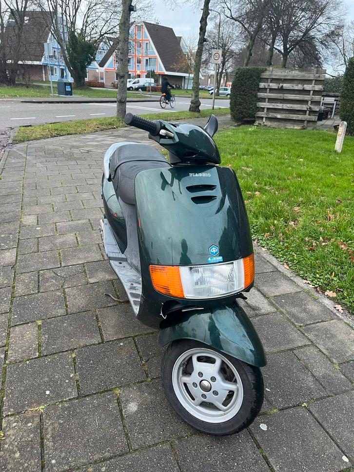 Piaggio Sfera 70cc - Snelle Brommer!, Fietsen en Brommers, Scooters | Piaggio, Gebruikt, Overige modellen, Maximaal 45 km/u, Benzine