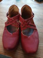 Rode Think schoenen maat 37,5, Sport en Fitness, Voetbal, Maat XS of kleiner, Ophalen of Verzenden, Zo goed als nieuw, Schoenen