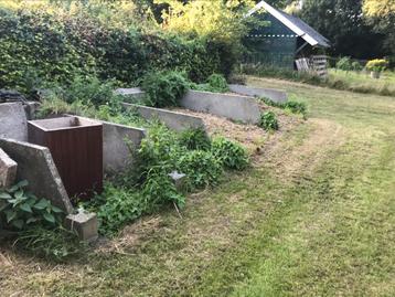 Gratis! Betonnen silo’s/compostbakken beschikbaar voor biedingen