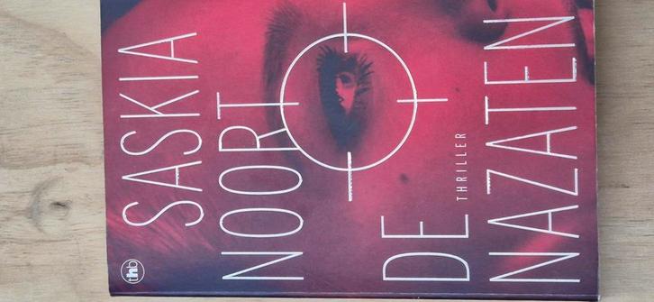 Boek, Saskia Noort, de nazaten, Boeken, Thrillers, Zo goed als nieuw, Ophalen of Verzenden