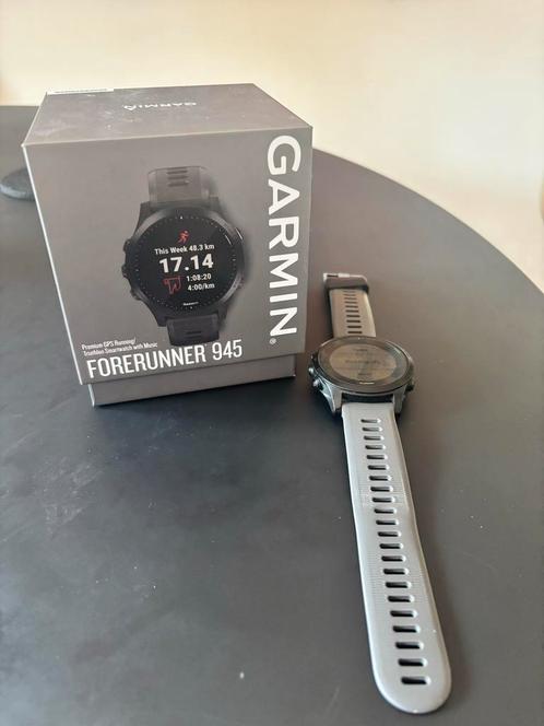Garmin Forerunner 945 Activity Tracker, Sieraden, Tassen en Uiterlijk, Activity trackers, Gebruikt, Zwart, Waterdicht, Ophalen of Verzenden