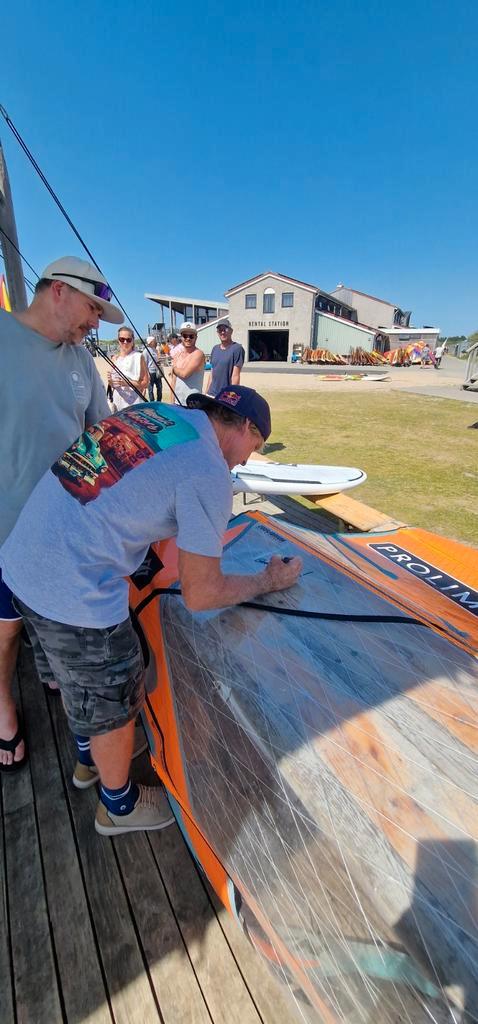 Naish force 4 5.3 2024/2025 met handtekening Robby Naish, Watersport en Boten, Windsurfen, Zo goed als nieuw, Zeil, Minder dan 250 cm