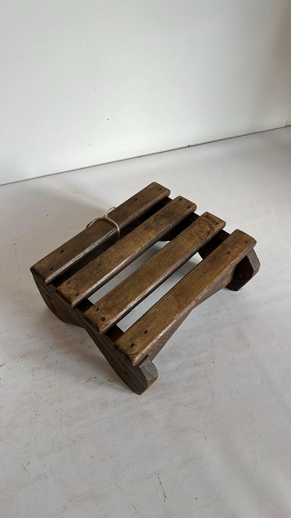 Houten voeten bankje, Antiek en Kunst, Curiosa en Brocante, Ophalen of Verzenden