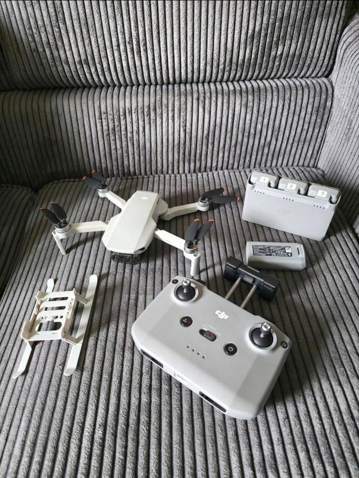 DJI Mini 2 SE - Fly More Combo, Audio, Tv en Foto, Drones, Zo goed als nieuw, Cameradrone, Standaard kwaliteit, DJI, Minder dan 250 gram
