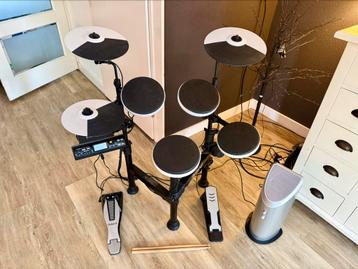 Roland td4-kp met Roland PM30  INKLAPBAAR! beschikbaar voor biedingen
